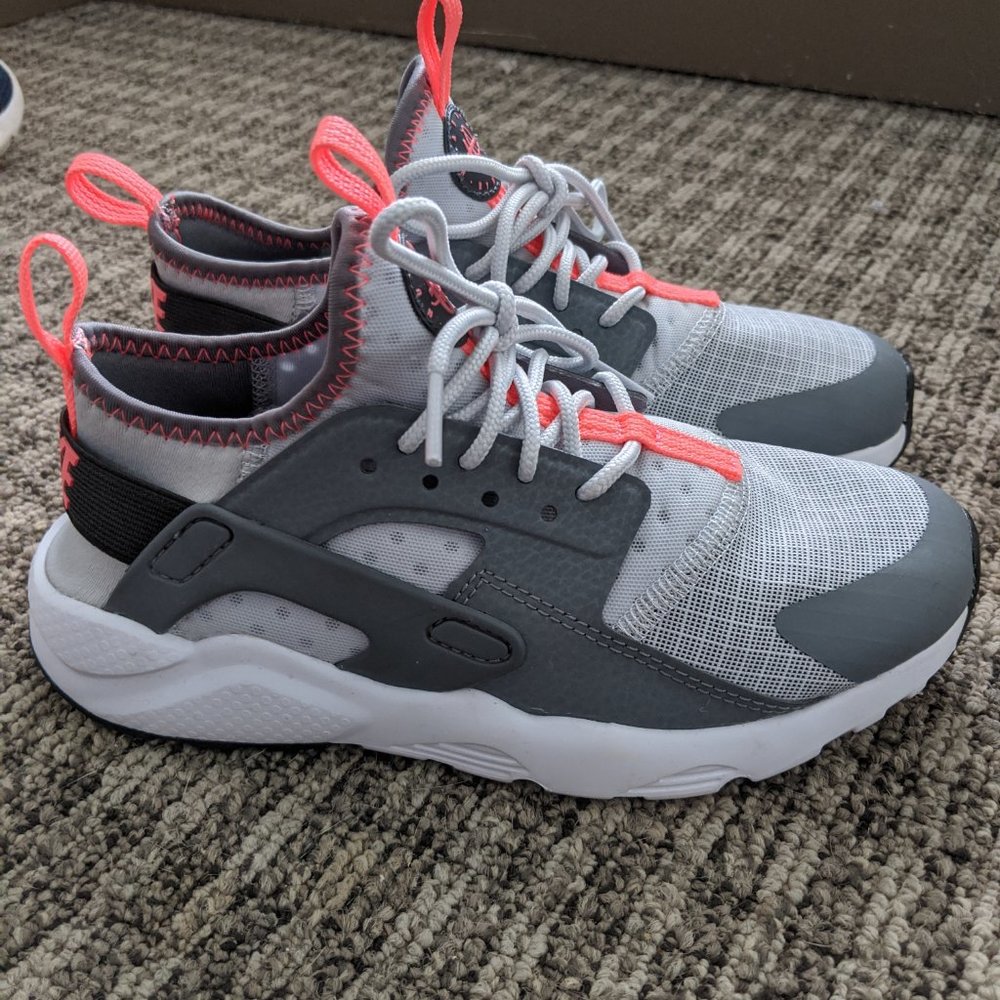 Nike Huarache - Picture 3 of 5